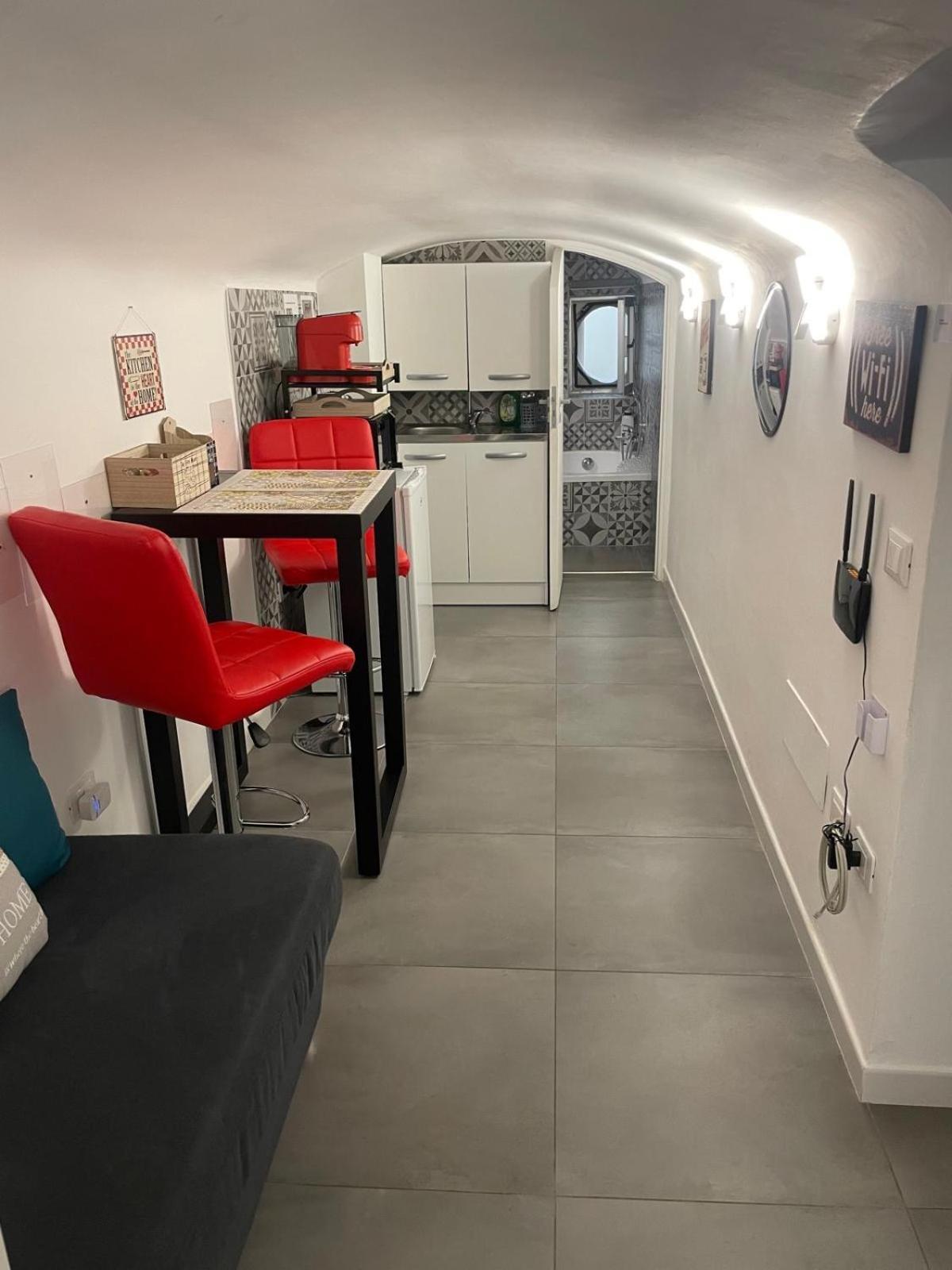 Manzoni Suite Bari Bagian luar foto
